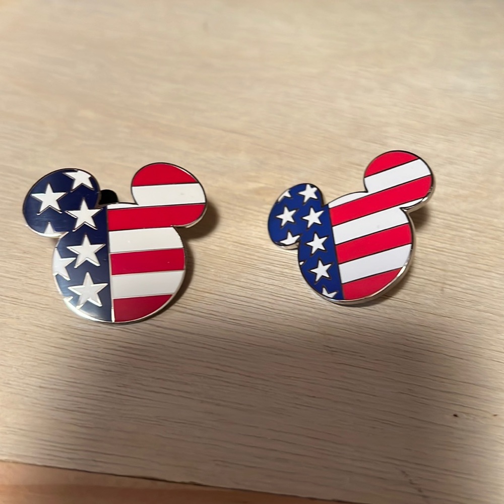 Disney Collector pins lot of 2